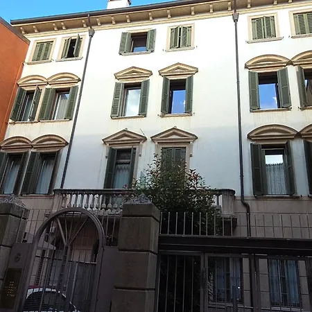 アパート Il Balcone Del Longobardo A Due Passi Dall'arena *